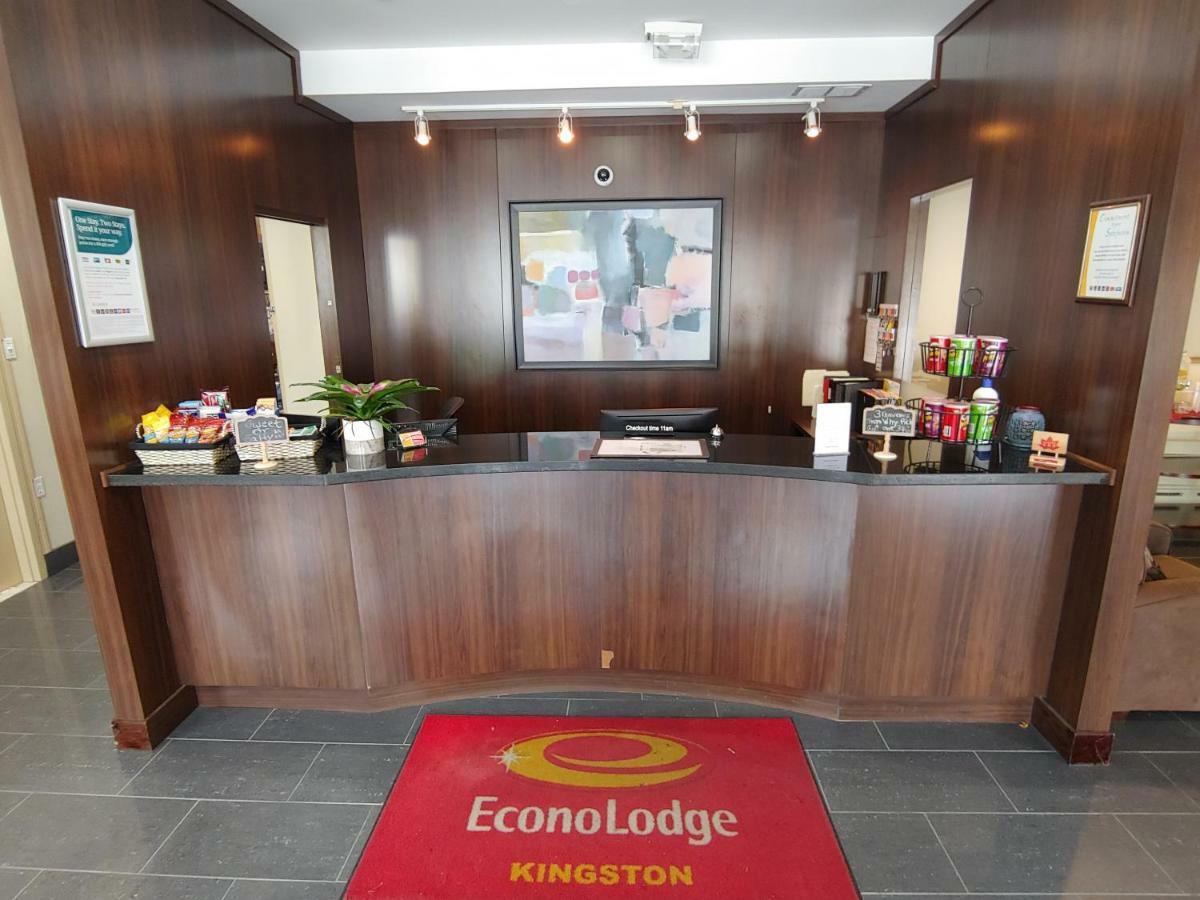 Econo Lodge City Centre Kingston Buitenkant foto